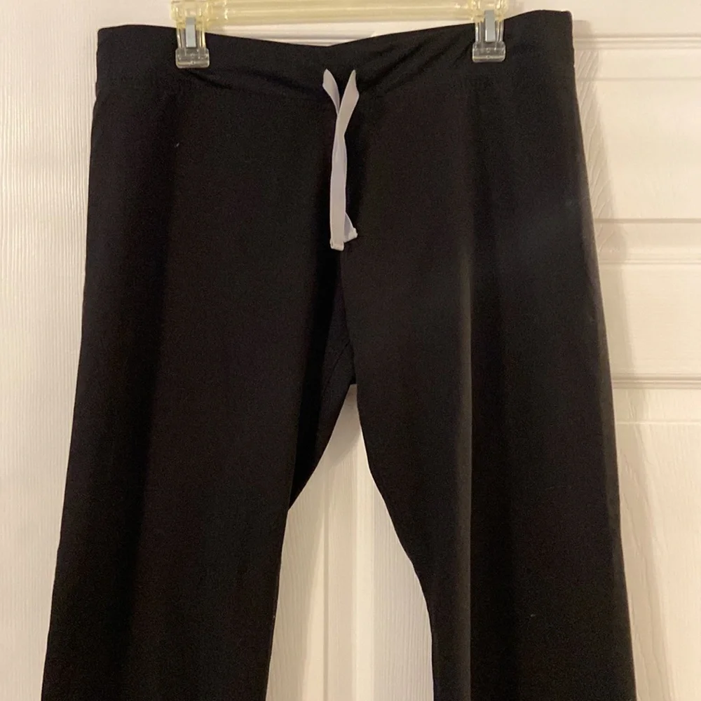 Figs Men's Black Joggers size waist 34” elastic and inseam 30” excellent condi